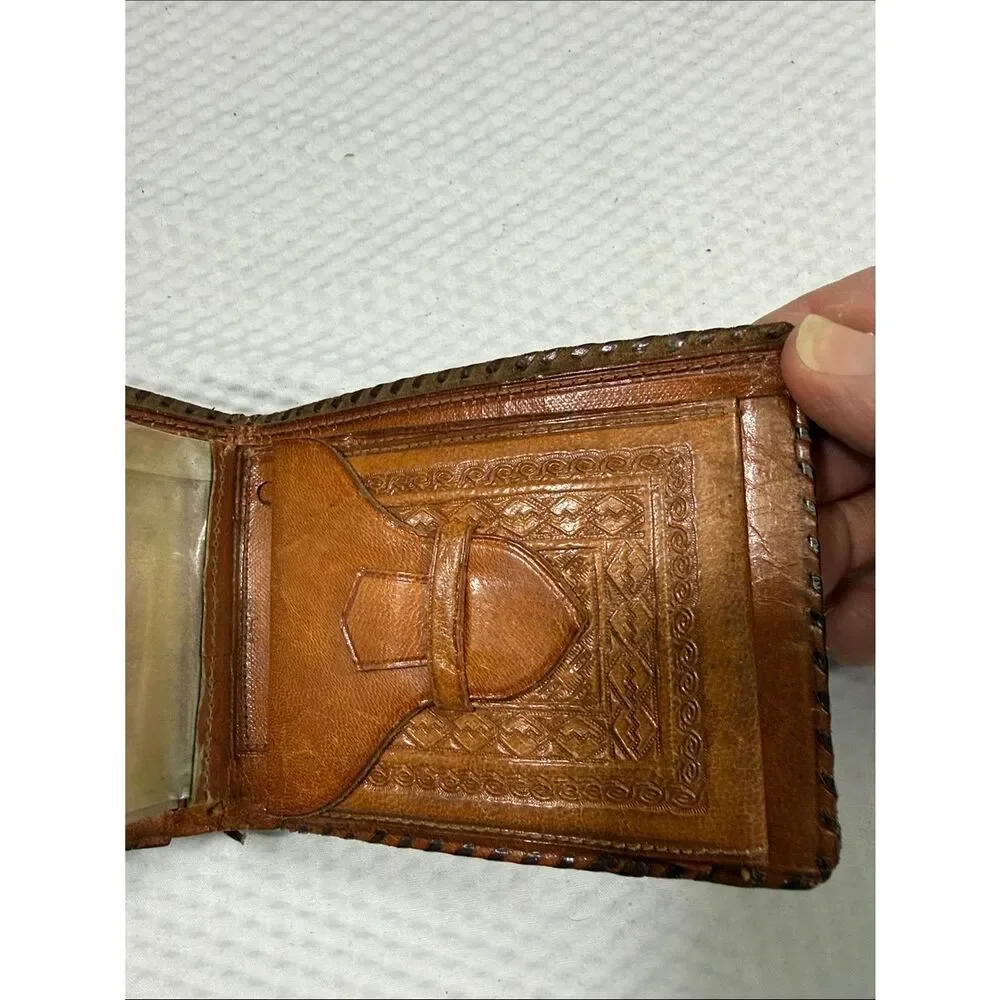 VTG Brown Tooled Leather Men's Bifold Wallet made in Mexico